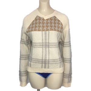 NWT woolrich V neck Cream houndstooth sweater Medium